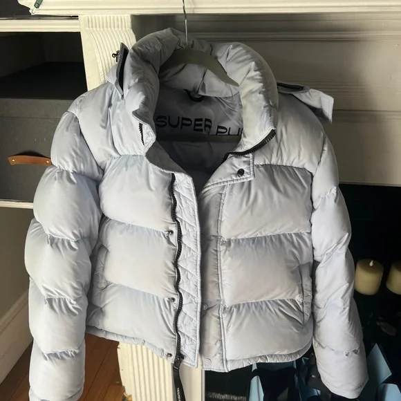 Aritzia Superpuff Cropped - Picture 1 of 3